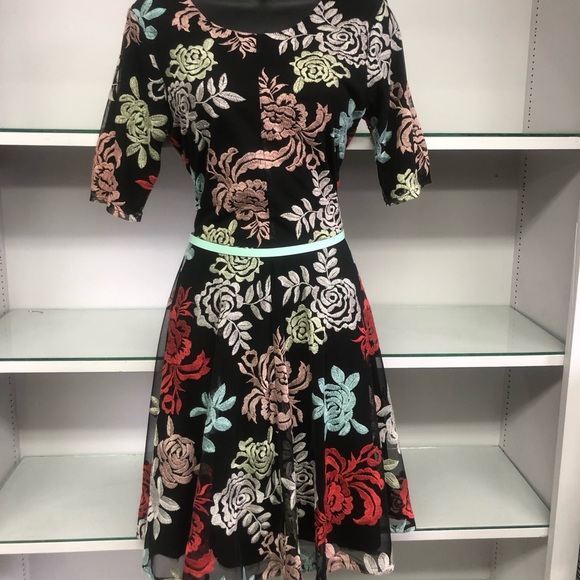 Weston Wear Dresses & Skirts - Weston Wear size medium floral print Dress